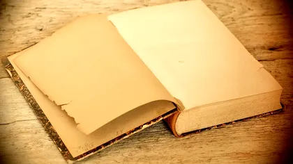 Cartea religioasă din secolul IX cu texte ascunse, citită cu raze X