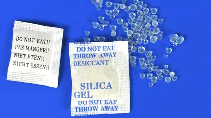 Ce e în plicurile din cutiile cu electronice și de ce nu trebuie aruncate