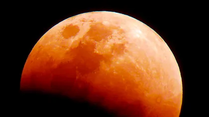 De ce se panicau oamenii când vedeau Luna sângerie pe vremuri