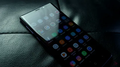 Samsung are o idee extraordinară ca să nu mai „mutileze” ecranul