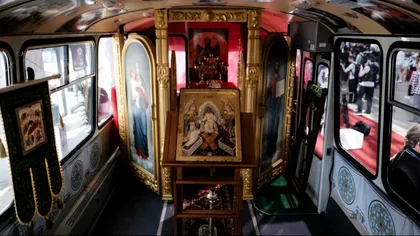 Autobuzul-biserică e real și le aduce raiul pe roți enoriașilor