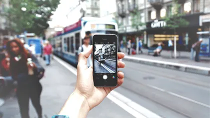 Smartphone-urile au ucis fotografia, susține un regizor celebru