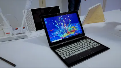Yogabook C930, laptopul futurist de la Lenovo cu două ecrane