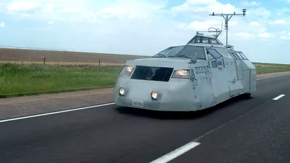 Cum arată și de ce sunt speciale vehiculele blindate folosite de vânătorii de tornade