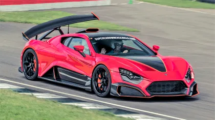 Minune inginerească: mașina care ia curbele cu forța vântului