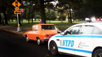 Dacia din New York, oprită de poliție: ce a vrut polițistul de la român
