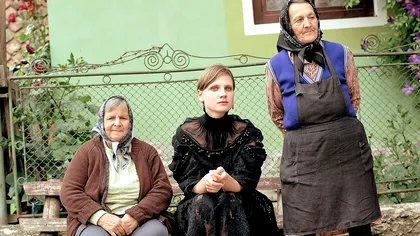 România inedită: unele dintre cele mai scumpe ținute, în decor românesc