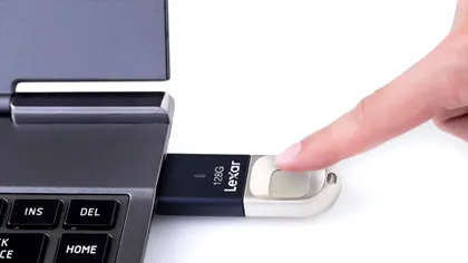 Stick-ul USB cu amprentă e gadgetul de care ai nevoie acum