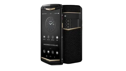 Vertu iese „de la naftalină” cu un telefon fițos care costă o avere