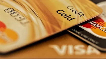 Când își schimbă românii banca și de ce sunt „forțați” să facă asta