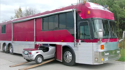 Rulota cu garaj pentru care ți-ai vinde și casa, că nu i-ai duce dorul