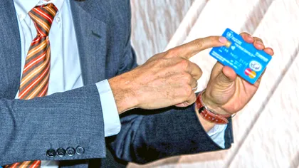 Adevărul despre cardurile lui George Soros date gratuit refugiaților