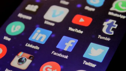 Alte aplicații populare Android îți dau datele lui Facebook fără ca tu să știi