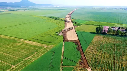 VIDEO Autostradă în România, ”vânată” cu drona: ce au găsit lângă Brașov