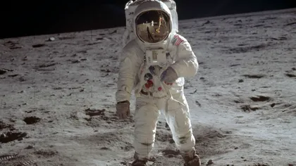 Casetele cu aterizarea pe Lună au fost vândute la licitație cu o sumă mare