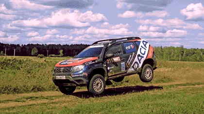Dacia Duster, forțată la maximum: nici prin gropile din România nu e așa