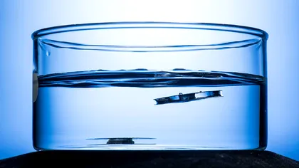 Cercetătorii au inventat metalul care nu se poate scufunda