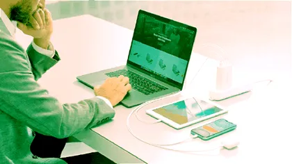 Încărcătorul revoluționar care alimentează telefonul, laptopul și tableta în același timp