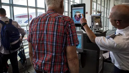 Intrarea în SUA, mai dificilă ca niciodată: noile măsuri anunțate la aeroport pentru toată lumea