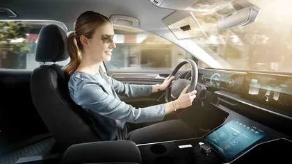 Invenția pe care ai vrea-o în mașină ca să nu fii orbit de razele soarelui