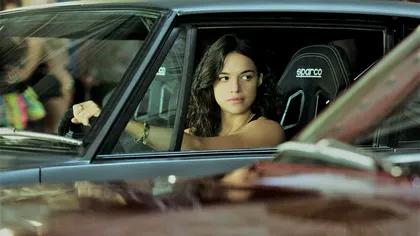 Sondaj de 8 Martie: câte femei conduc mașini pe străzile din România