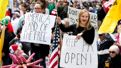 Americanii, disperați: protestele masive vor deveni focare de infecție, conform experților