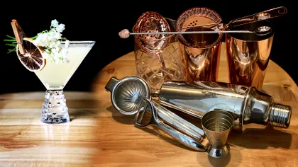 Cum începi să faci cocktailuri acasă: sticlele și uneltele care îți trebuie în mixologie