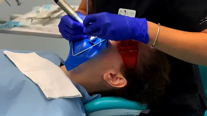Taxa covid, în România: cât plătești în plus la stomatolog din cauza crizei medicale