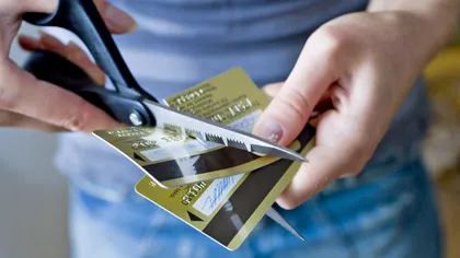 Capcana în care cad românii care au card și cont bancar de acest tip. Ce trebuie să știi chiar acum dacă nu vrei să pierzi bani