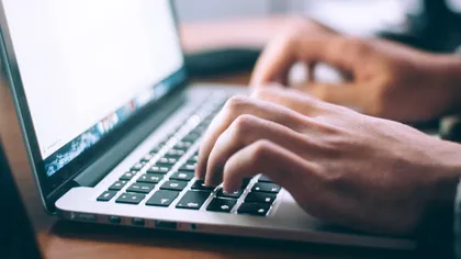 Cum resetezi rețeaua în macOS și rezolvi problemele de conectivitate la internet pe Mac