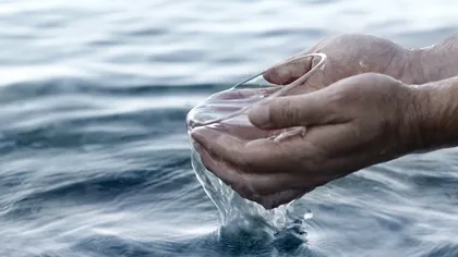 Materialul care poate transforma apa sărată în apă potabilă în câteva minute