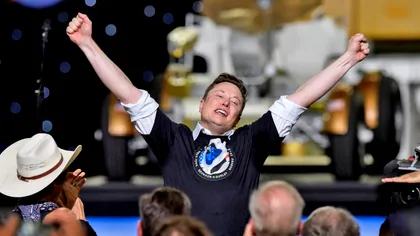 Elon Musk a dat lovitura în pandemie: de ce se uită de sus la Bill Gates