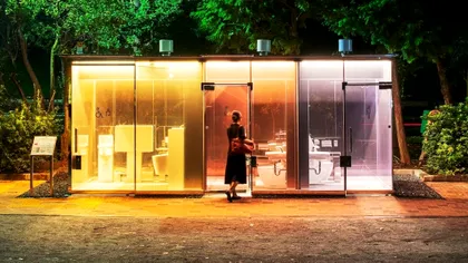 VIDEO Toaletele transparente de la Tokyo au un scop nobil în spate: de ce sunt mai puțin terifiante decât par