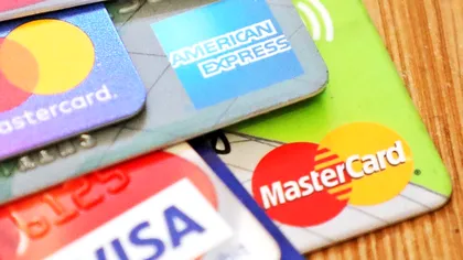 Capcana în care cad românii care au card și cont bancar: 4 greșeli fatale pentru banii tăi