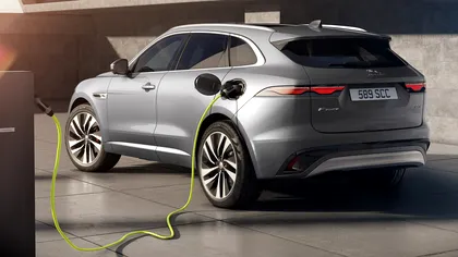 Jaguar F-Pace, în varianta plug-in hybrid: cât merge primul SUV pe baterii al gigantului