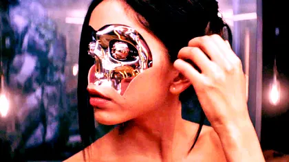 Cum am ajuns să trăim într-o simulare a realității, iar Matrix ne-a pregătit pentru asta