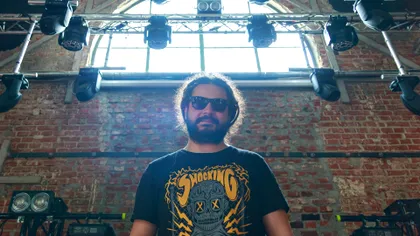 VIDEO Despre muzica nopților albe din București și nu numai. Cum a apărut DJing-ul la noi și la alții