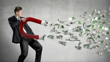 2020, anul banilor ”la pușculiță”: până și românii au pus mai mulți bani deoparte, față de anii trecuți