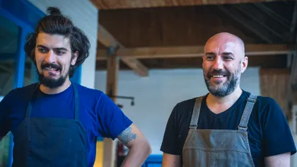 Supraviețuire în pandemie: Alex Petricean și Radu Dumitrescu, bucătari români, cu emisiuni la TV