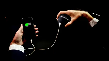 Îți poți încărca dispozitivele cu propria ta energie corporală, ca-n Matrix?