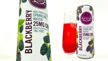 Această apă minerală este o combinație între CBD și aromă de fructe