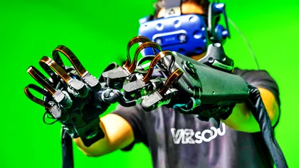 Cel mai tare gadget pe care să îl ai e această mănușă ca de robot