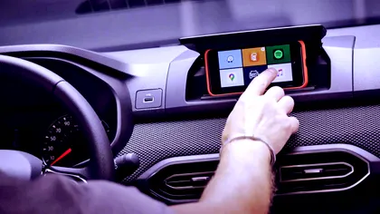 Schimbarea făcută de Dacia pe noile mașini ca să-ți folosești fără griji telefonul cât ești la volan