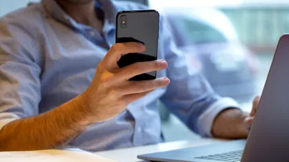 Folosirea telefonului îți distruge sănătatea: la ce să fii atent și cum previi boala