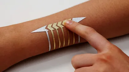 Aceste tatuaje inteligente pot detecta boli și-ți pot salva viața. Cum funcționează și cât de eficiente sunt