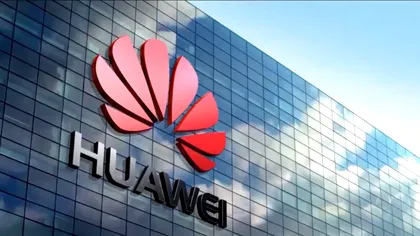 Huawei se reinventează din nou: fondatorul crede că secretul stă în software, nu hardware