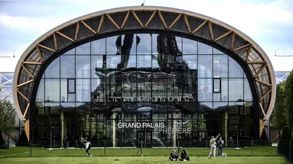 Ce este Le Grand Palais Éphémère, construcția gigantică din fața Turnului Eiffel construită să dispară