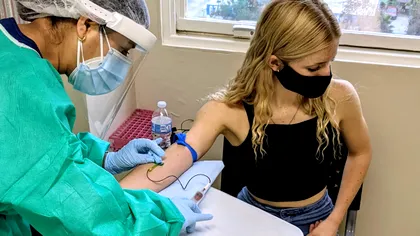 A început vaccinarea adolescenților cu Pfizer / BioNTech de la 12 ani: țara care a creat precedentul important