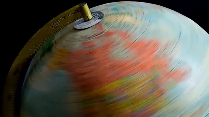 Pământul se învârte mai repede: Care e motivul și ce înseamnă asta, de fapt