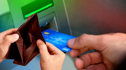 Poți rămâne fără bani pe card: trucurile ca să eviți capcanele de la bancomat, când mergi în vacanță